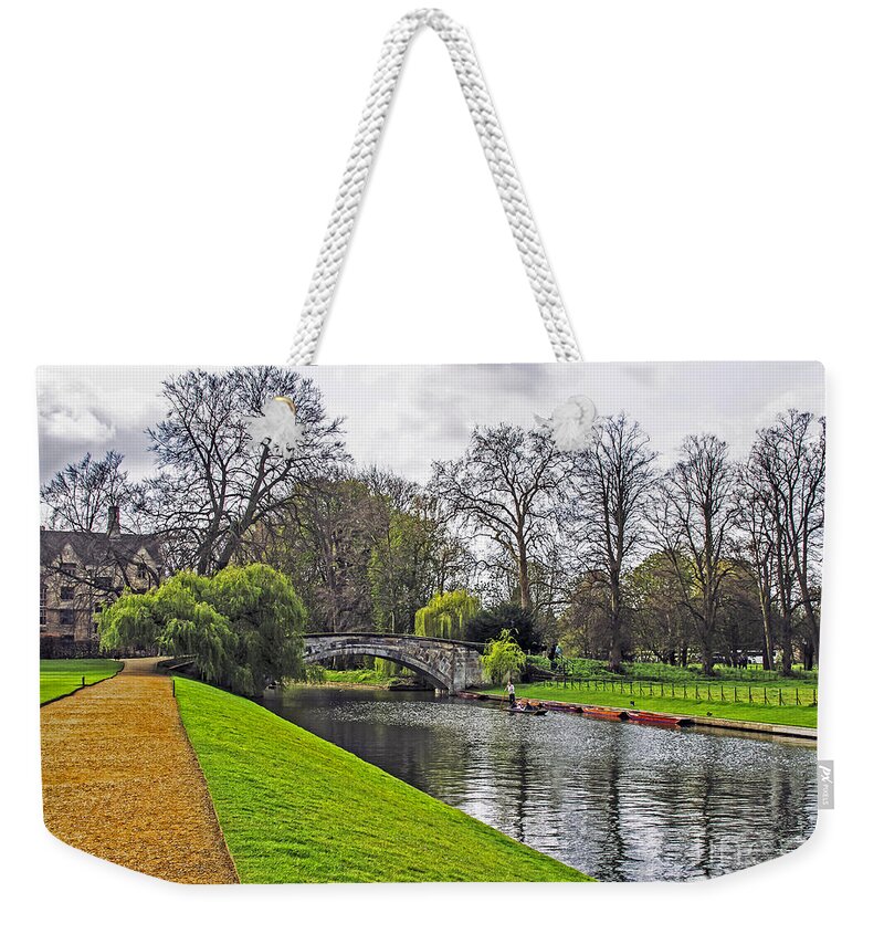 Travel Weekender Tote Bag featuring the photograph Bridge Over River Cam by Elvis Vaughn