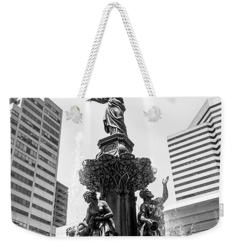 2012 Weekender Tote Bag featuring the photograph Cincinnati Fountain Black and White Picture by Paul Velgos