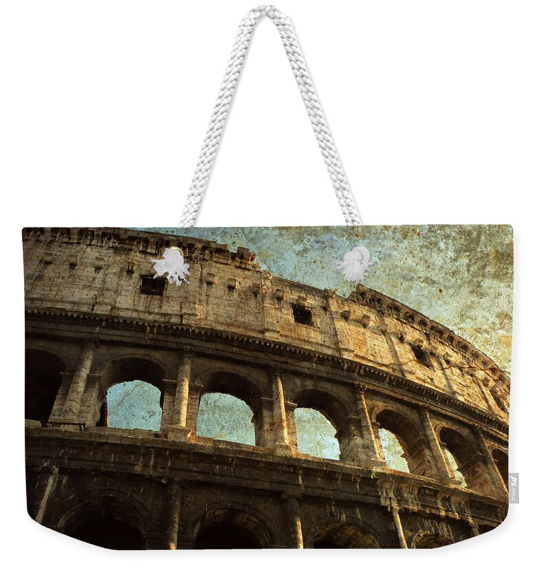 Colossale Edificio Weekender Tote Bag featuring the photograph Colossale Edificio by Micki Findlay