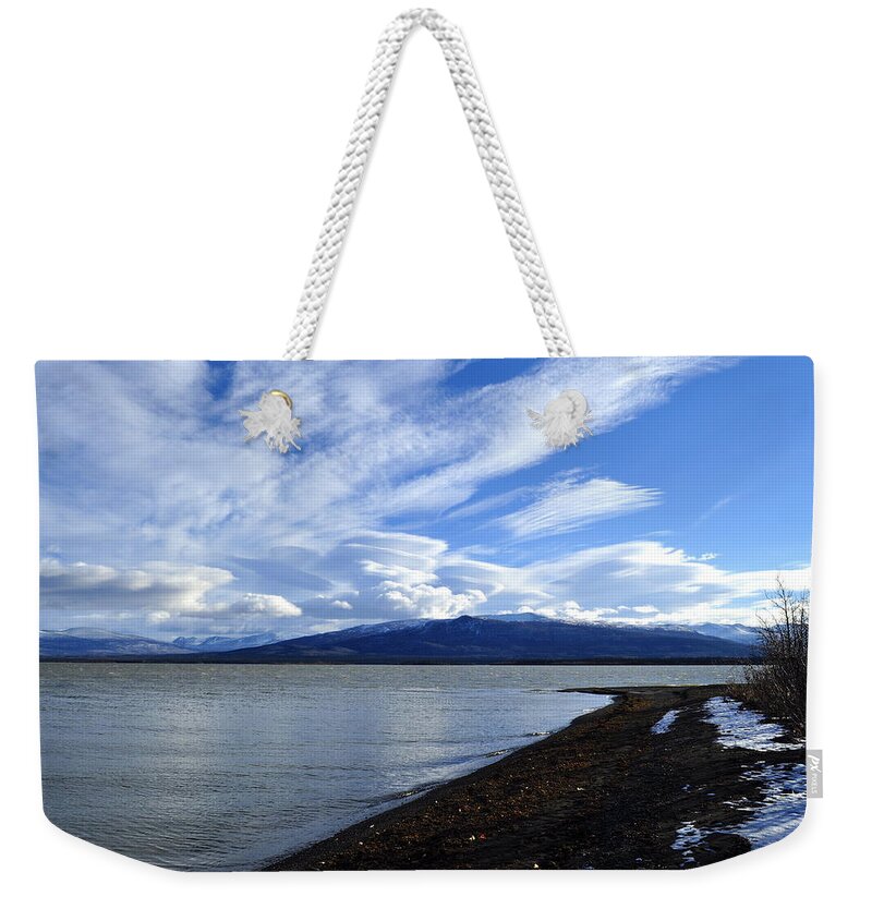 Dezadeash Weekender Tote Bag featuring the photograph Dezadeash Lake by Cathy Mahnke