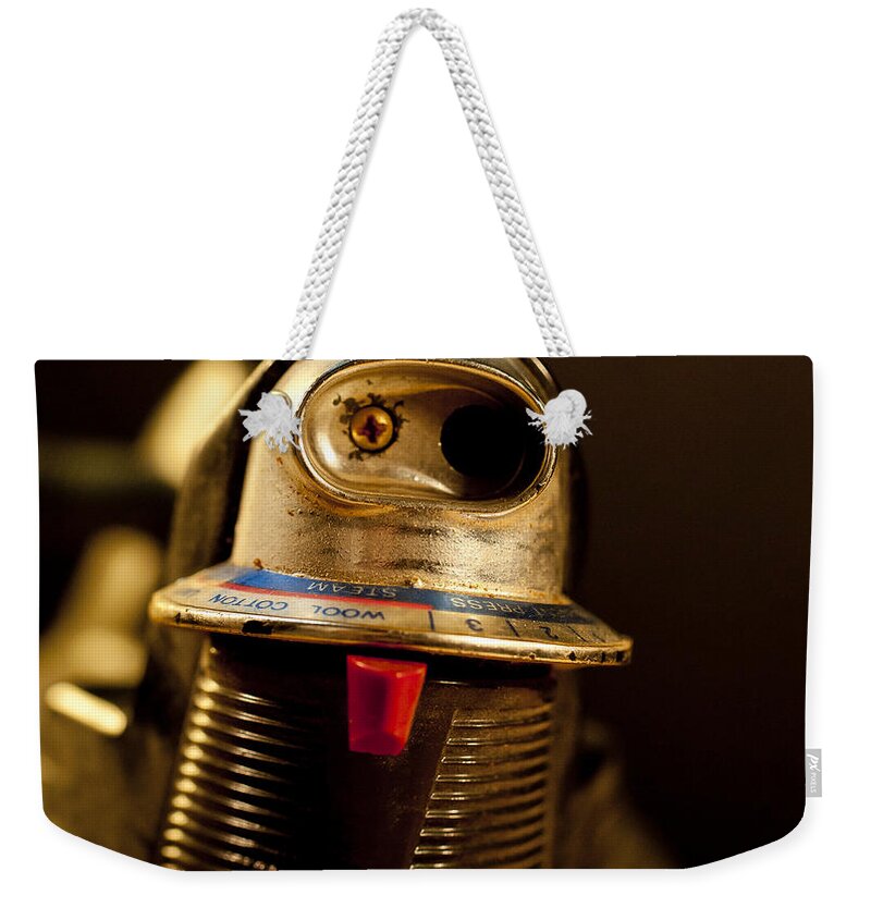 Iron Weekender Tote Bag featuring the photograph Eye to Eye by Wilma Birdwell