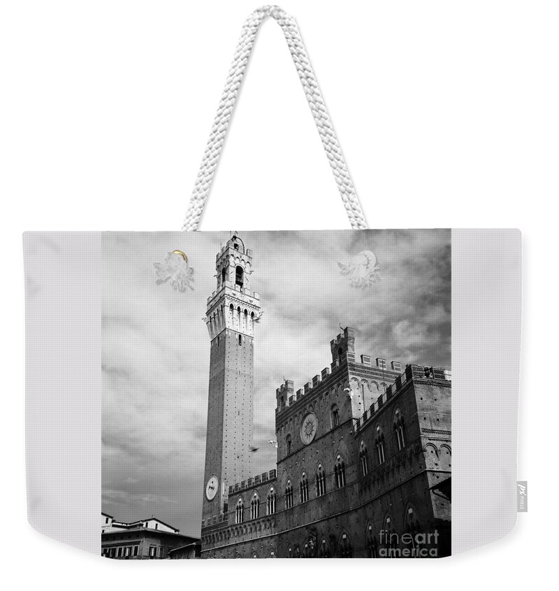 Siena Weekender Tote Bag featuring the photograph Piazza del Campo by Riccardo Mottola