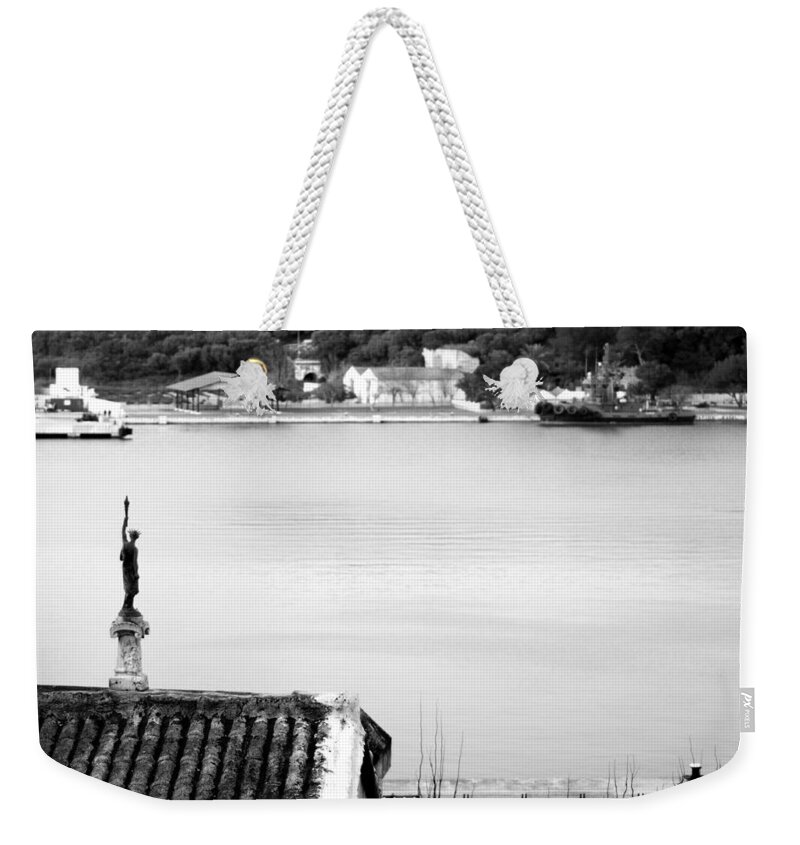 Abstract Weekender Tote Bag featuring the photograph Old liberty statue in a vintage black and white building - Give ligh to world by Pedro Cardona Llambias