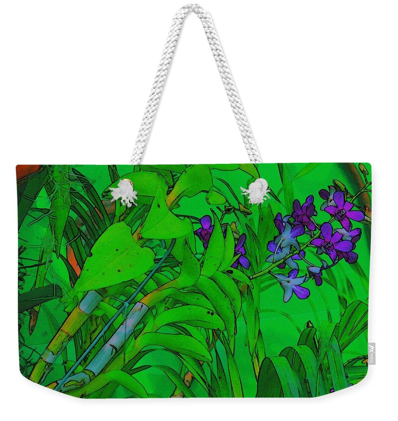 Cincinnati Weekender Tote Bag featuring the photograph Living Wall Art by Beverly Shelby