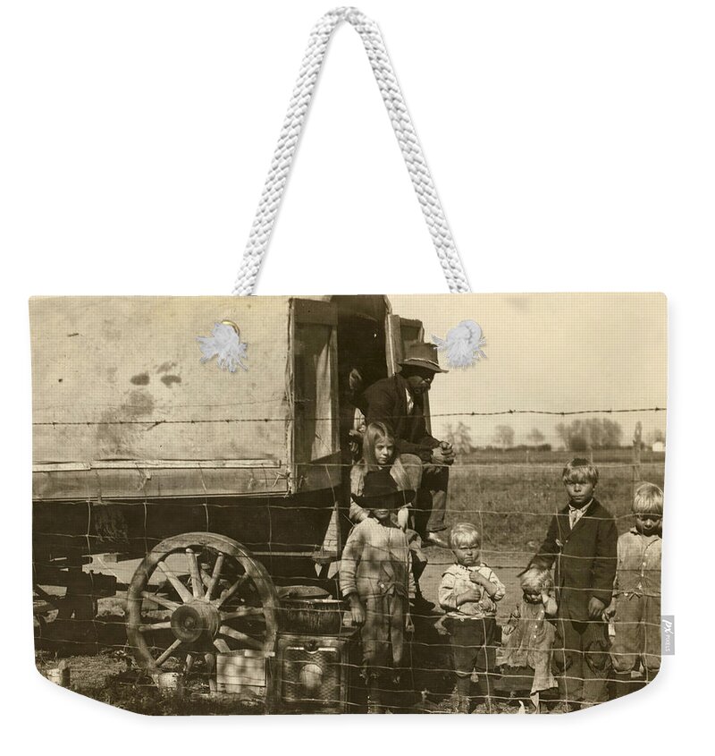 1915 Weekender Tote Bag featuring the photograph Migrant Family, 1915 by Granger