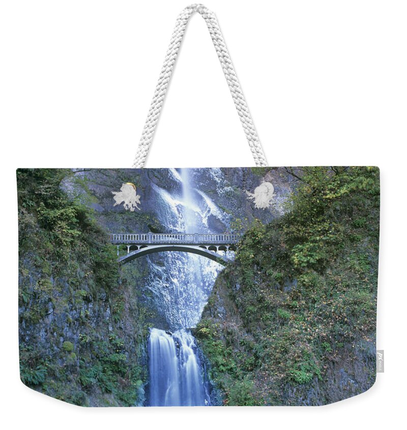 North America Weekender Tote Bag featuring the photograph Multnomah Falls Columbia River Gorge by Dave Welling