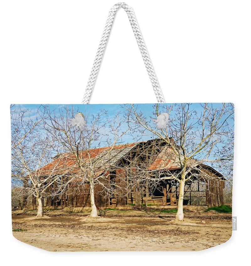 Barn Weekender Tote Bag featuring the photograph Old Orchard Barn by Pamela Patch