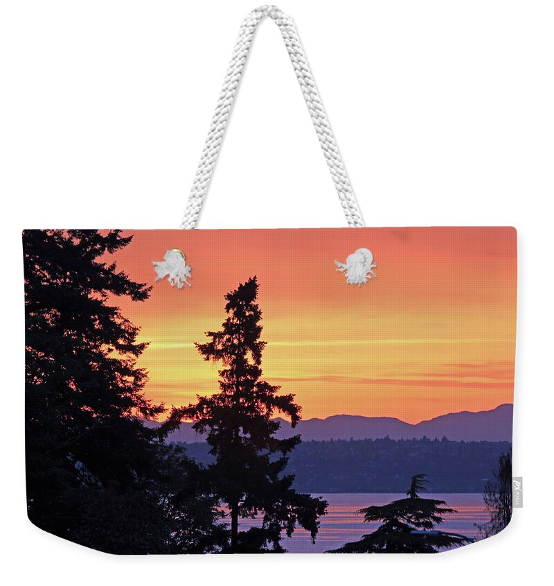 Sunrise Weekender Tote Bag featuring the photograph Painter's Delight by E Faithe Lester