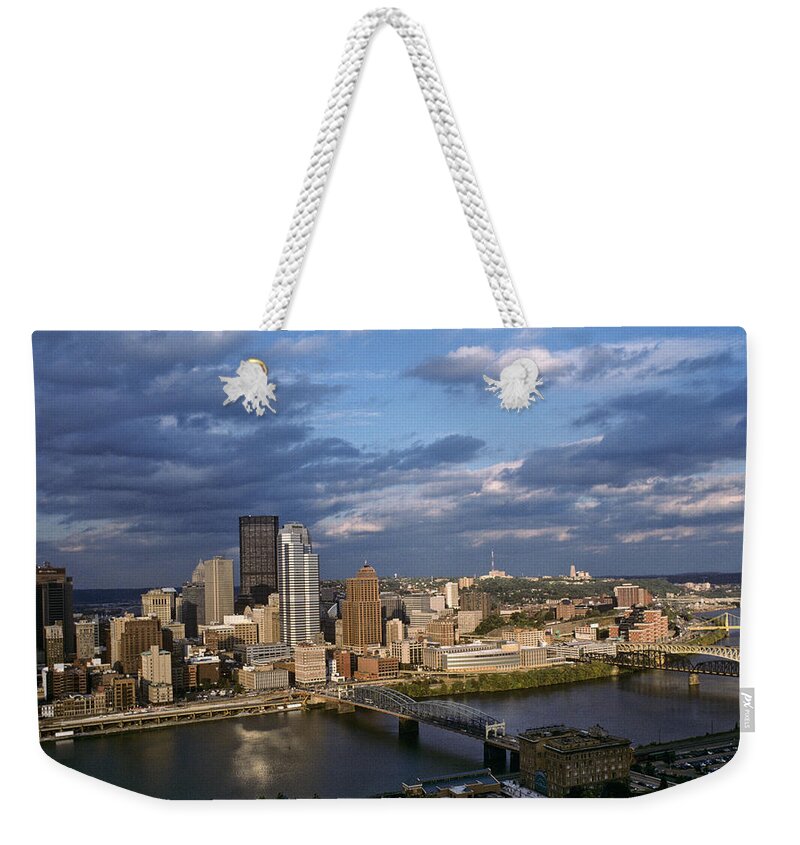 Architecture Weekender Tote Bag featuring the photograph Pittsburgh Skyline at Dusk by Jeff Goulden