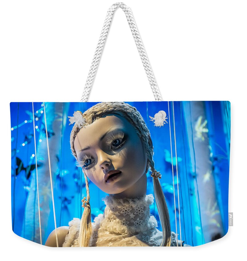 London Weekender Tote Bag featuring the photograph Pretty Girl by Glenn DiPaola