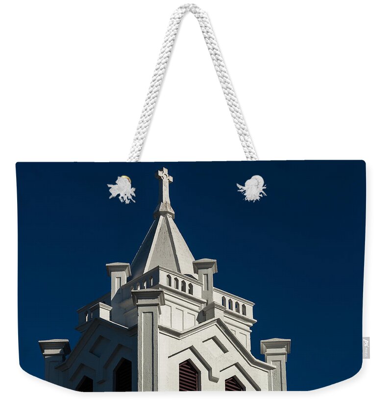 1919 Weekender Tote Bag featuring the photograph St Paul's Cross by Ed Gleichman