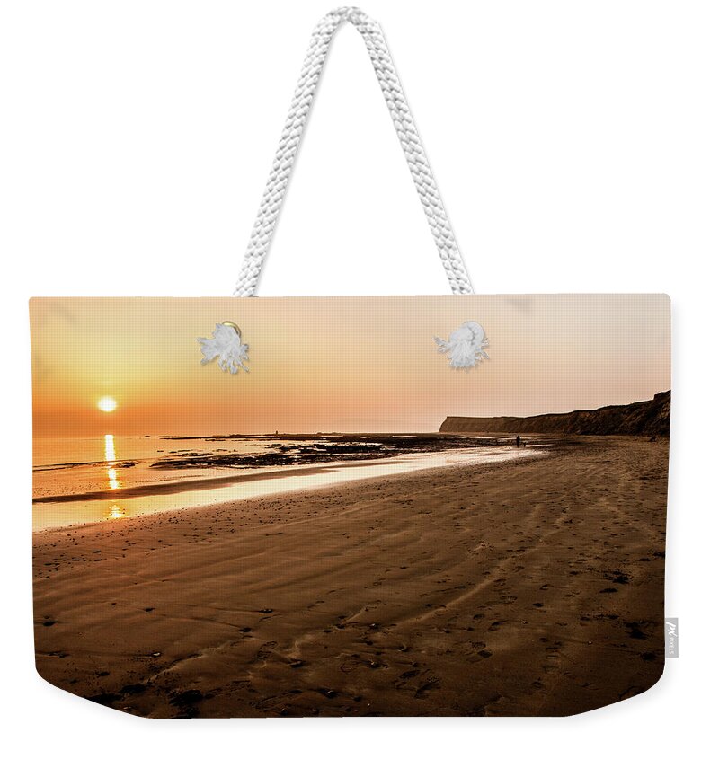 Tranquility Weekender Tote Bag featuring the photograph Sunset At Isle Of Wight, England by Li Kim Goh