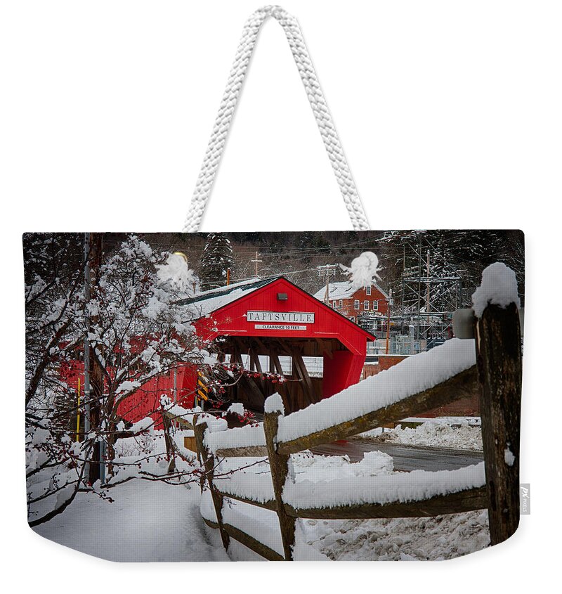New England Covered Bridge Weekender Tote Bag featuring the photograph Taftsville Covered Bridge by Jeff Folger
