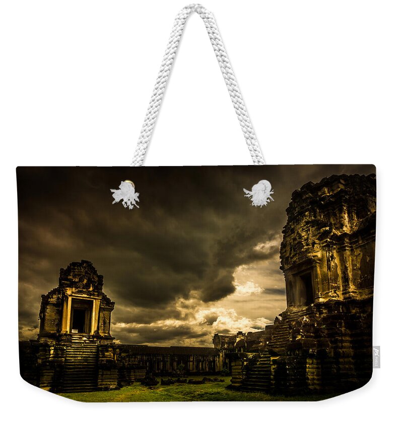 Rain Weekender Tote Bag featuring the photograph The Storm by Andrew Matwijec