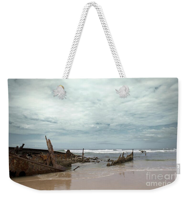 K'gari Weekender Tote Bag featuring the photograph The Wreck of the Maheno by Linda Lees