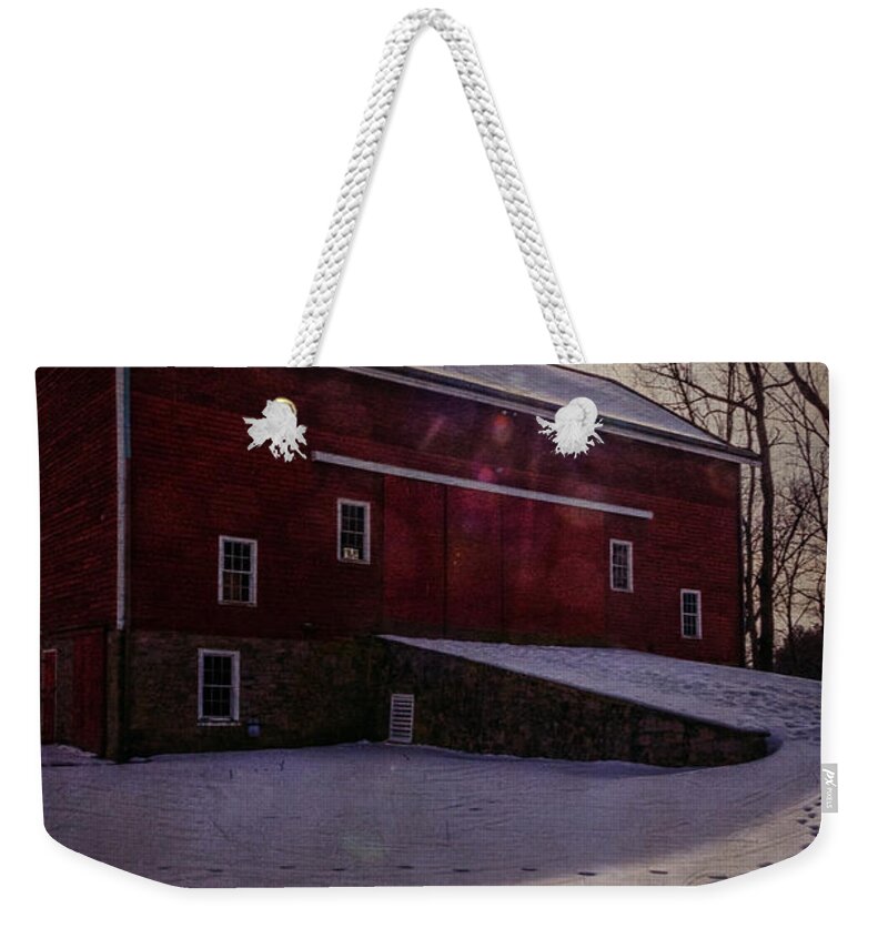 Tinicum Barn Weekender Tote Bag featuring the photograph Tinicum Barn in Winter by Debra Fedchin