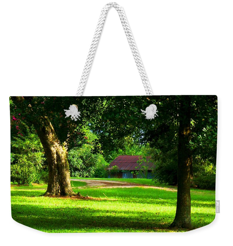 Old Weekender Tote Bag featuring the photograph Tootsie's Barn by Lanita Williams