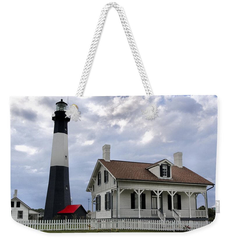 Savannah Weekender Tote Bag featuring the photograph Tybee Island Lighthouse by Diana Powell