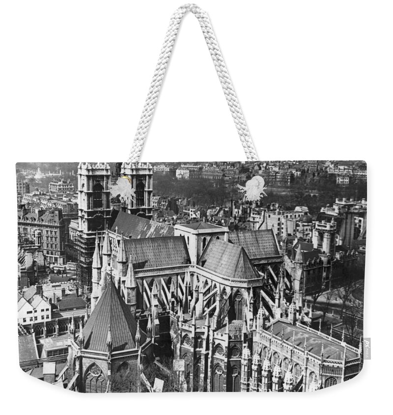 1930's Weekender Tote Bag featuring the photograph Westminster Abbey In London by Underwood Archives