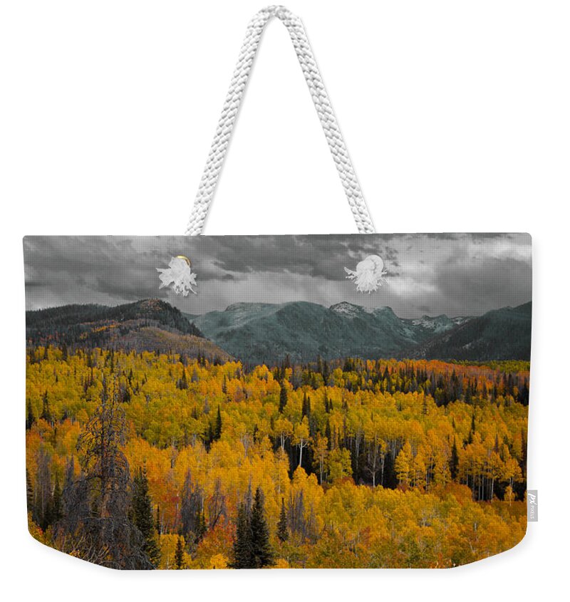 Zirkel Weekender Tote Bag featuring the photograph Zirkel Mountain Range by Kevin Dietrich