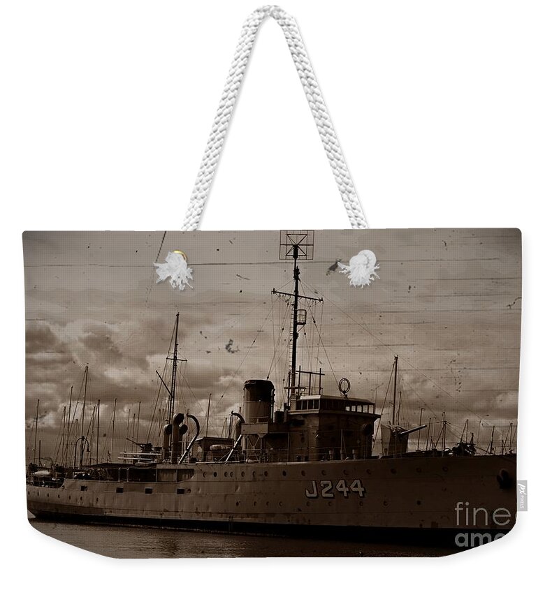 Australia Weekender Tote Bag featuring the photograph HMAS Castlemaine 2 #1 by Blair Stuart