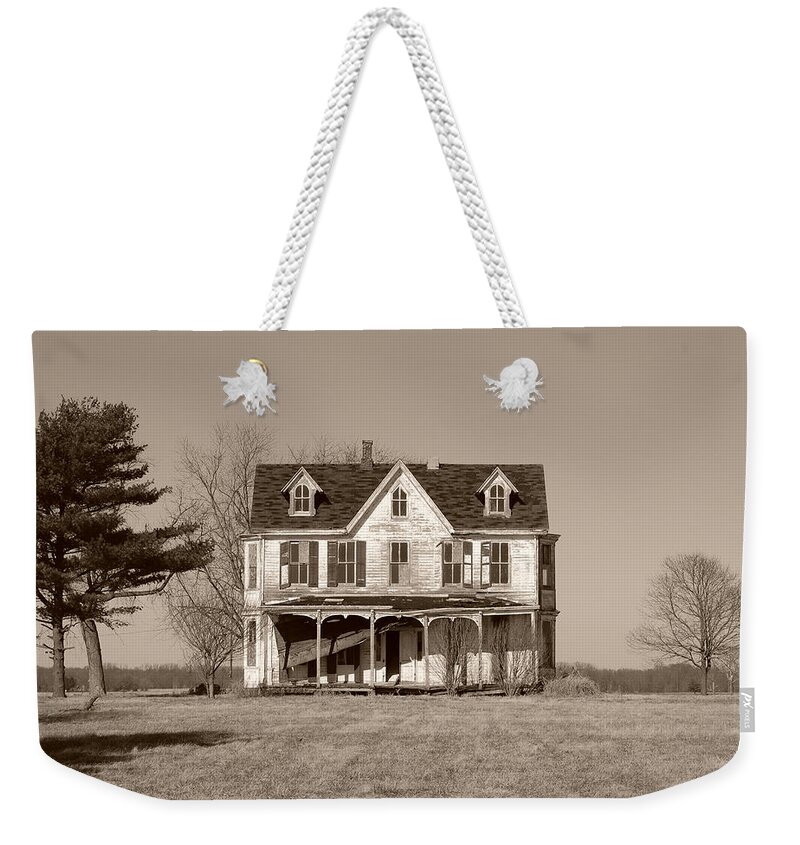 Farmhouse Weekender Tote Bag featuring the photograph Abandoned II by Richard Ortolano