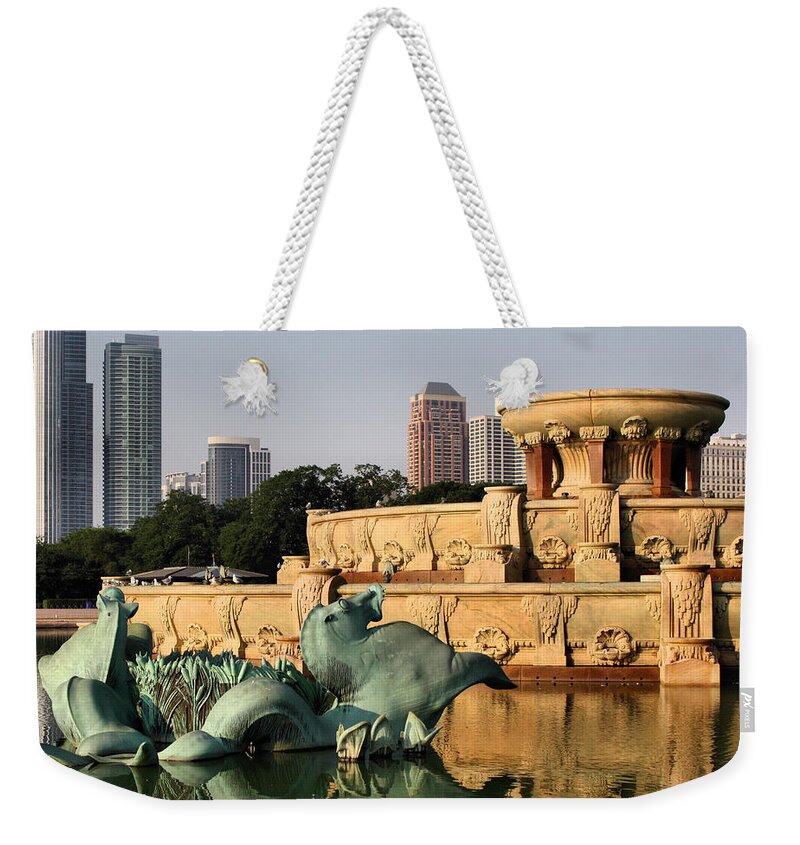 Buckingham Fountain Weekender Tote Bag featuring the photograph Buckingham Fountain - 3 by Ely Arsha