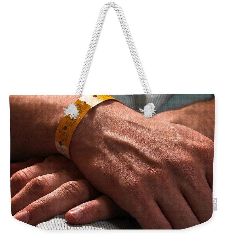 Admit Weekender Tote Bag featuring the photograph Patient by Photo Researchers, Inc.