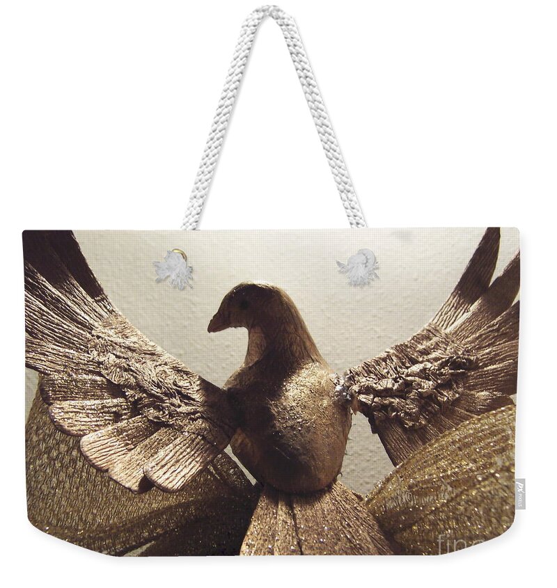 Dove Weekender Tote Bag featuring the photograph Peace by Vonda Lawson-Rosa