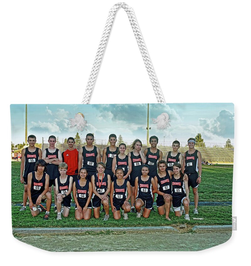 Cal Weekender Tote Bag featuring the photograph Team Pic- Run on the Green by Randy Wehner
