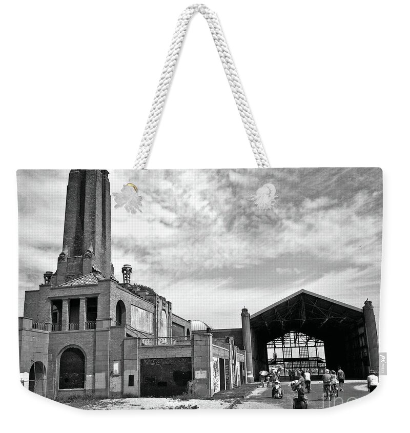 Ocean Grove Weekender Tote Bag featuring the photograph The Great Divide by Kevyn Bashore