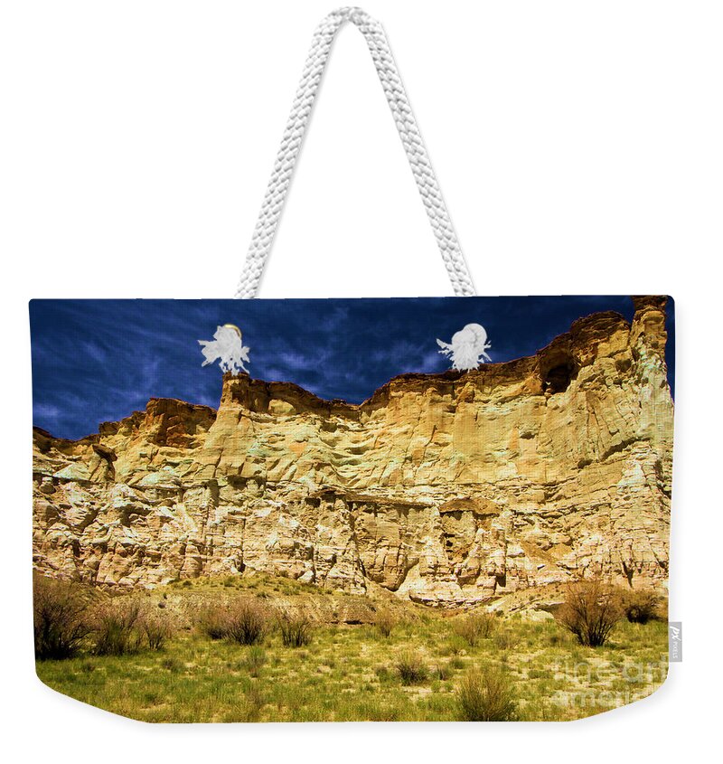 Wahweap Hoodoos Weekender Tote Bag featuring the photograph Wahweap Cliff by Adam Jewell