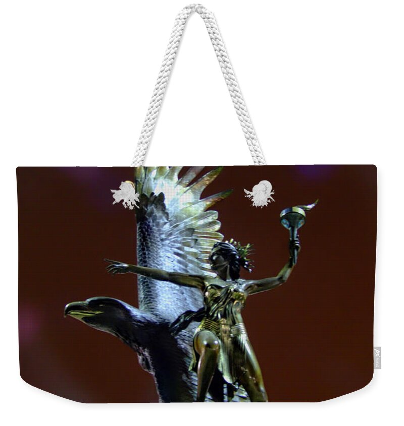 Eagle Weekender Tote Bag featuring the photograph Wings Of Freedom by Donna Blackhall
