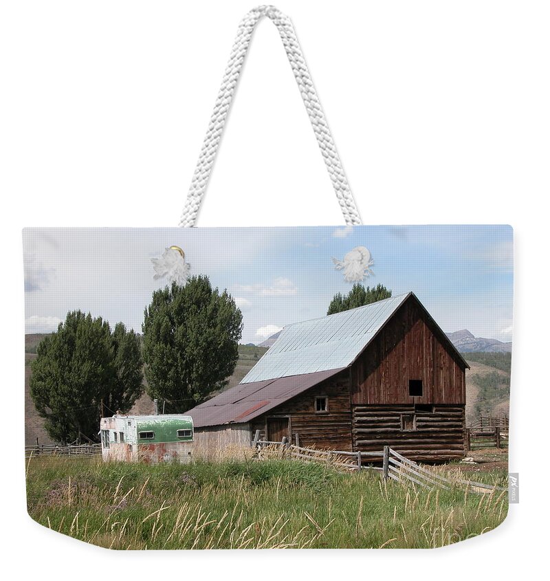 Trailor Weekender Tote Bag featuring the photograph Trailor by Jim Goodman