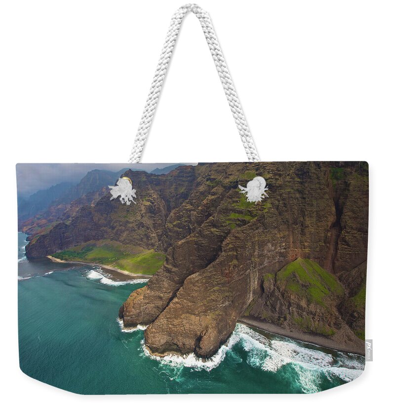 Napali Weekender Tote Bag featuring the photograph Vividity #18 by Steven Lapkin