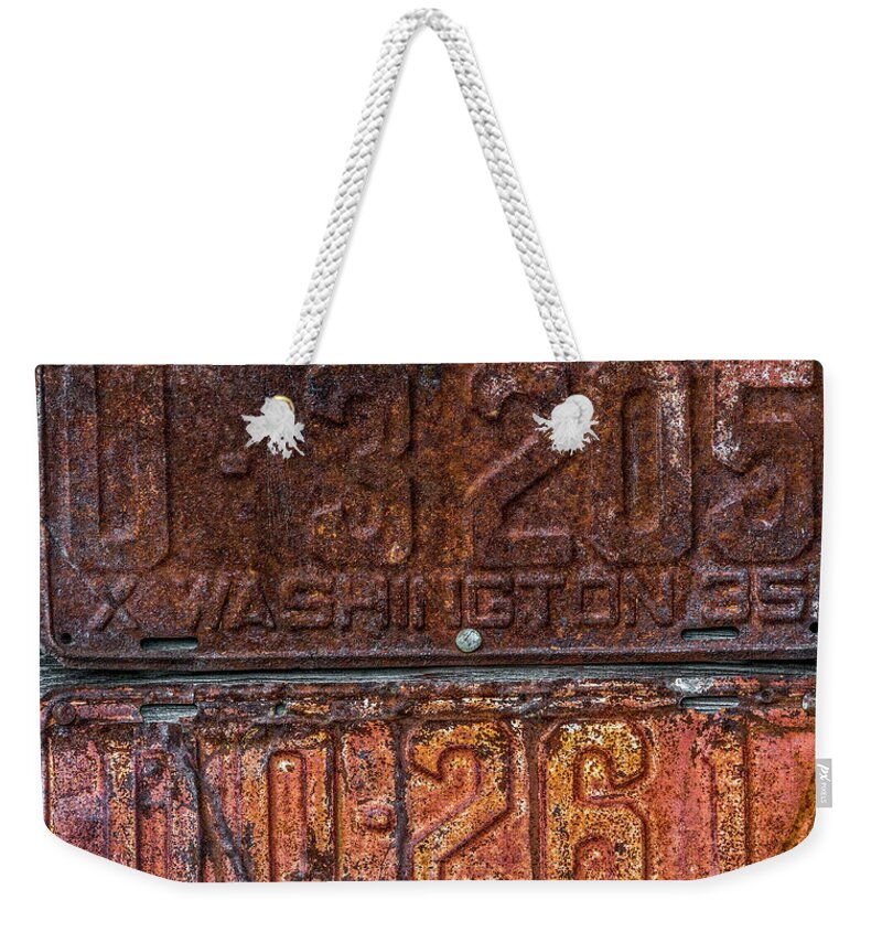 License Plate Weekender Tote Bag featuring the photograph '35 Washington Plate #35 by Ed Broberg