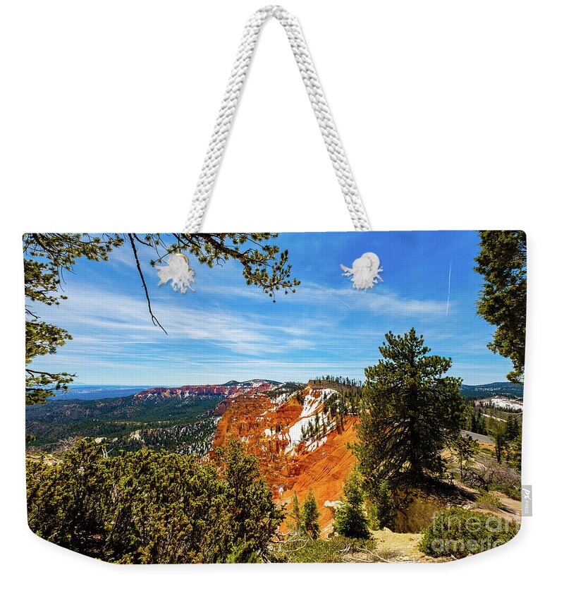 Agua Canyon Weekender Tote Bag featuring the photograph Bryce Canyon Utah #9 by Raul Rodriguez
