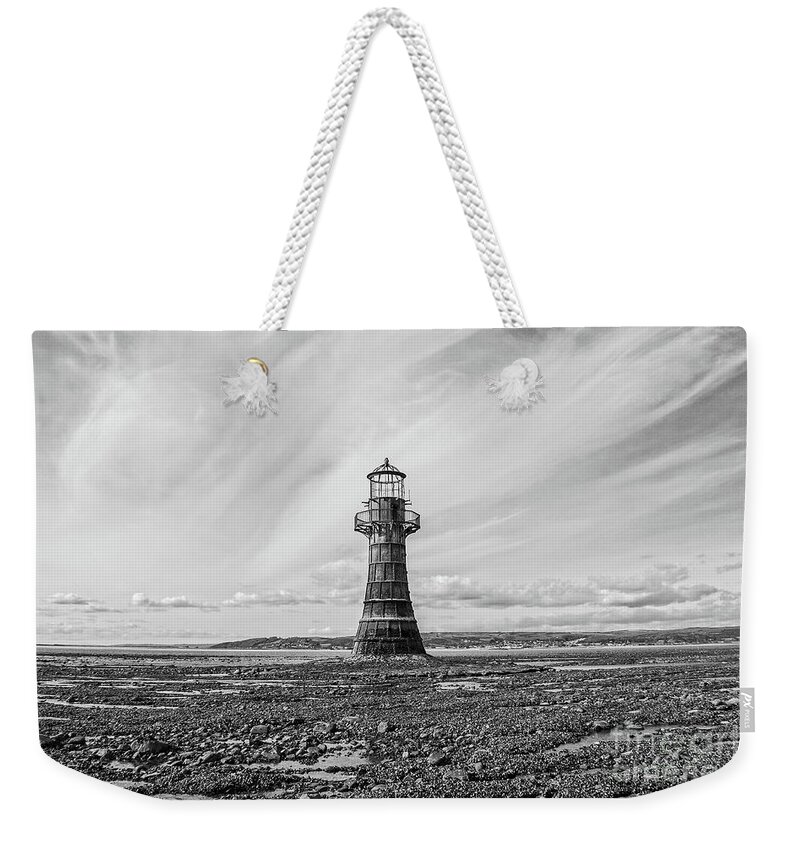 Light Weekender Tote Bag featuring the photograph Abandoned Light House Whiteford by Edward Fielding