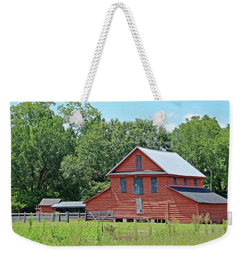 Country Weekender Tote Bag featuring the photograph Along Highway 403 by Linda Brown