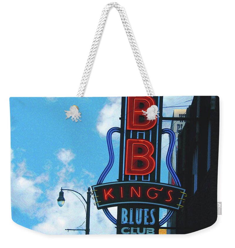  Blues Weekender Tote Bag featuring the photograph BB KIngs by Lizi Beard-Ward