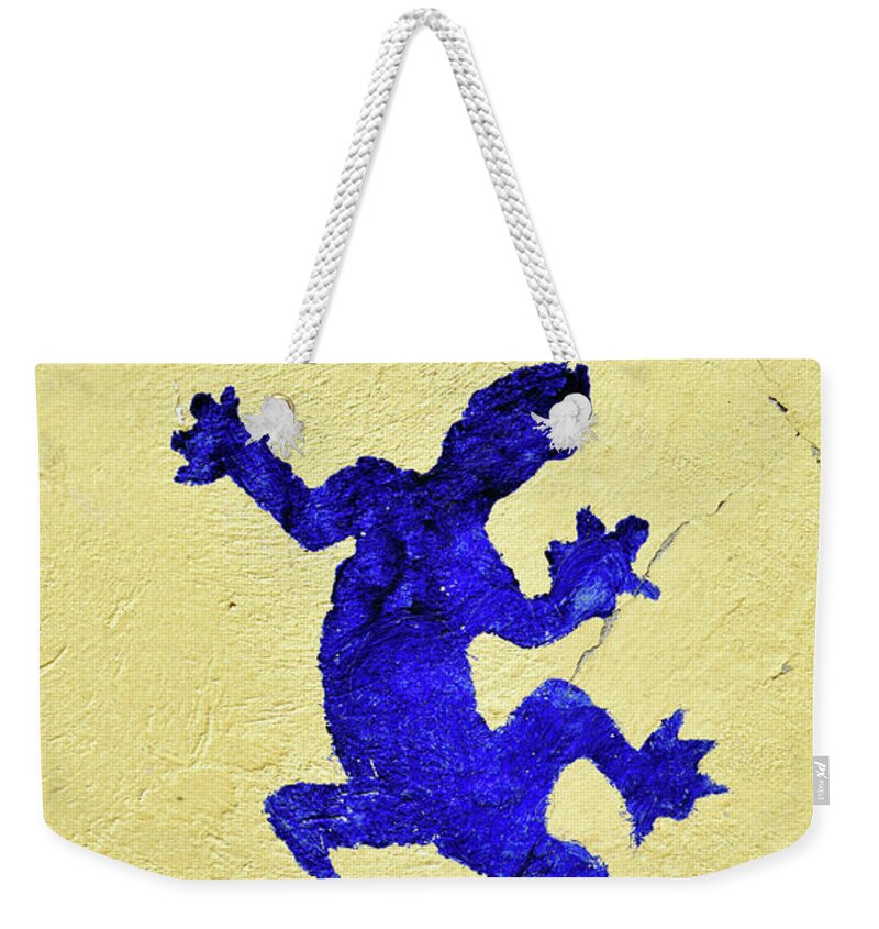 Blue Lizard Weekender Tote Bag featuring the photograph Blue Lizard by Sandy Taylor