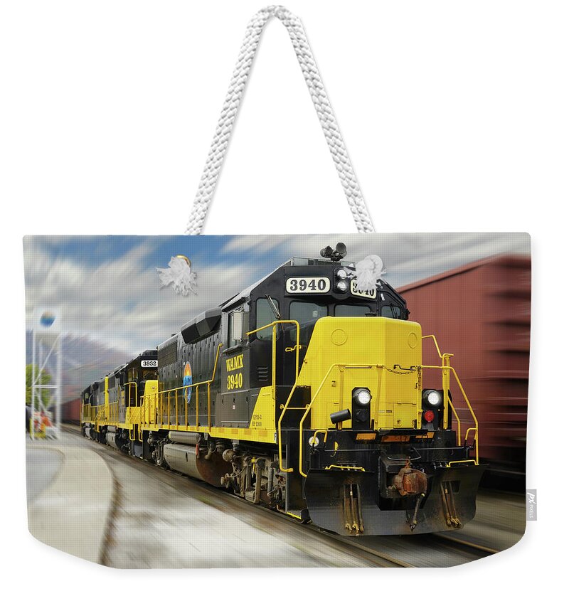 Railroad Weekender Tote Bag featuring the photograph Blue Ridge Southern 3940 On The Move 2 by Mike McGlothlen