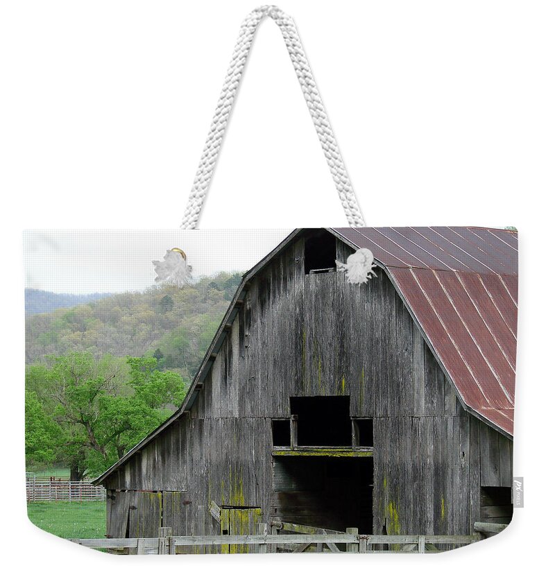 Old Barns Weekender Tote Bag featuring the photograph Boxley Valley Barn by Mary Halpin