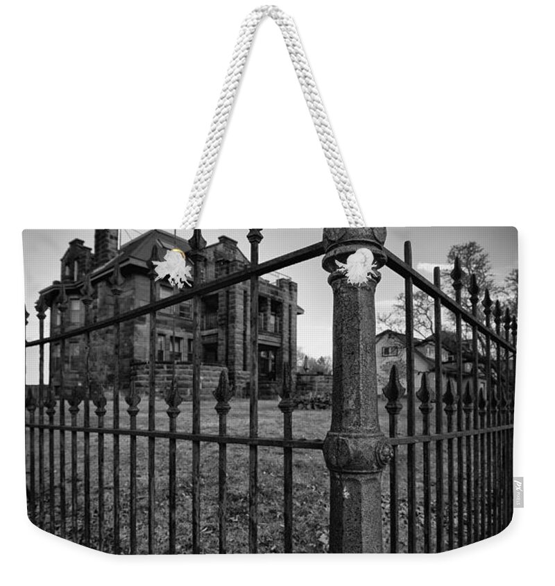 Architecture Weekender Tote Bag featuring the photograph Catherine and Ridgeway House by Jakub Sisak