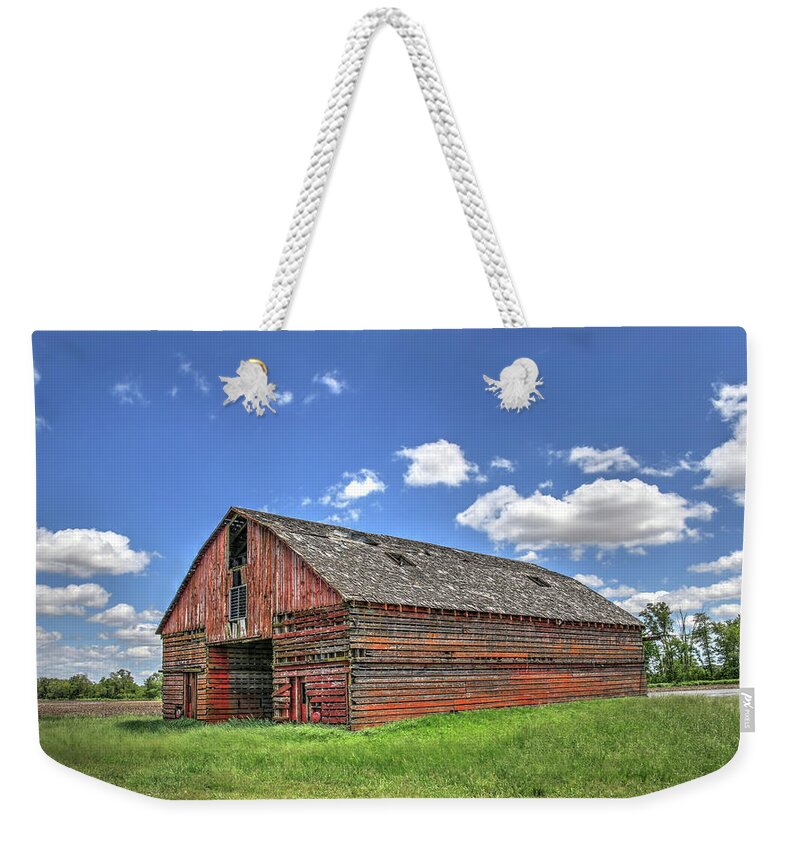 Iowa Weekender Tote Bag featuring the photograph Colors of the Rural Midwest by J Laughlin
