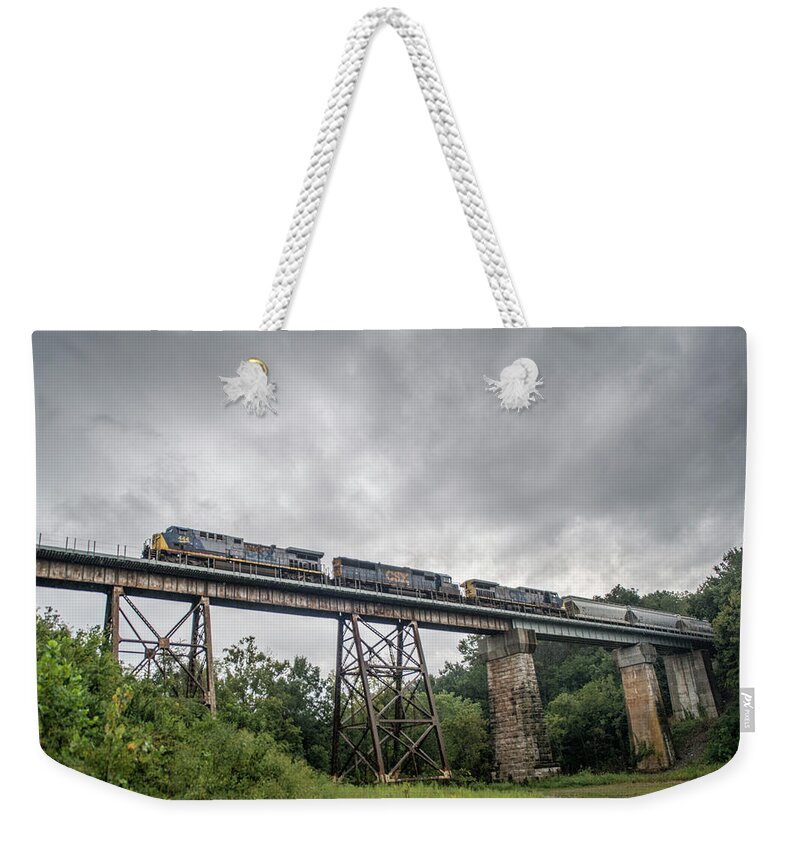 Railroad Tracks Weekender Tote Bag featuring the photograph CSX Q515-10 at Sulfur Creek by Jim Pearson