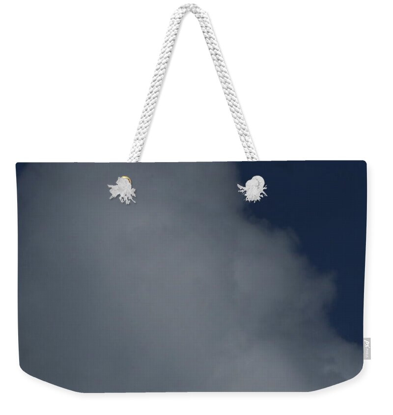  Weekender Tote Bag featuring the photograph Cumulus 17 by Richard Thomas