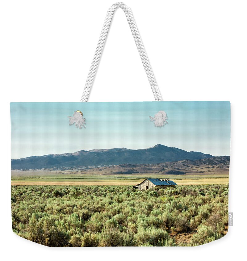 Elko Weekender Tote Bag featuring the photograph Deserted by Todd Klassy
