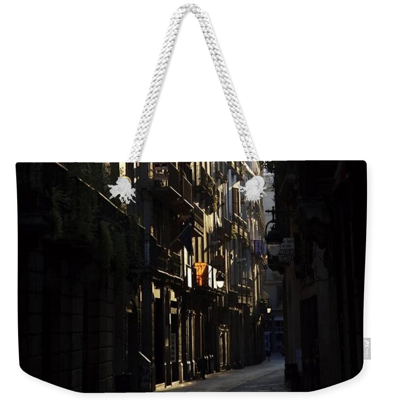 City Scenes Weekender Tote Bag featuring the photograph Early Light by Lee Stickels