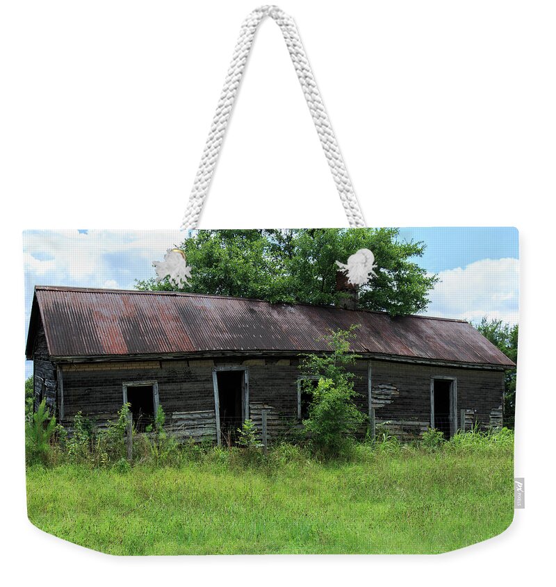Abandoned Weekender Tote Bag featuring the photograph Farmhouse Abandoned Front View by Doug Camara